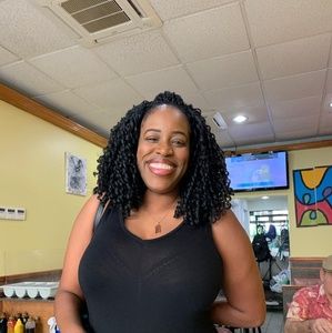 Meet your Posher, Cynthia